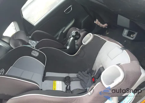 2025 Kia K4 Gt-Line z USA, uszkodzony, nr VIN 3KPFW4DE0SE054804